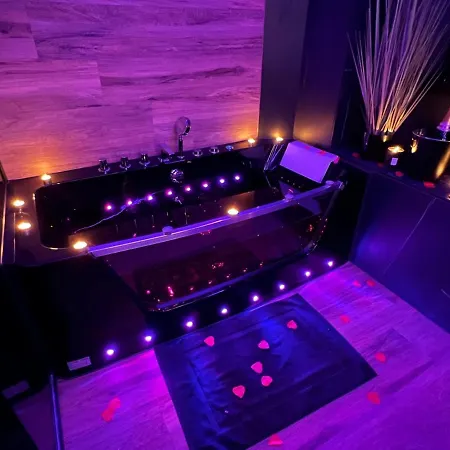 Chambre De Charme, Sauna, Jacuzzi,Billard Vip *