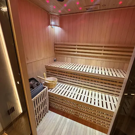 De Charme, Sauna, Jacuzzi,billard Vip, Clim Nyaraló *