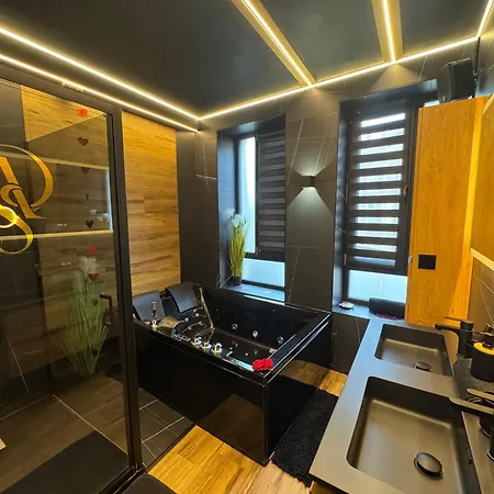 De Charme, Sauna, Jacuzzi,billard Vip, Clim Nyaraló *