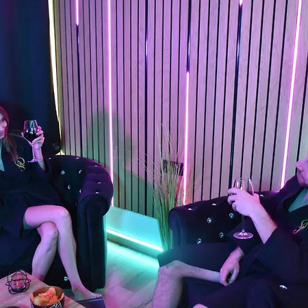 De Charme, Sauna, Jacuzzi,billard Vip, Clim Nyaraló